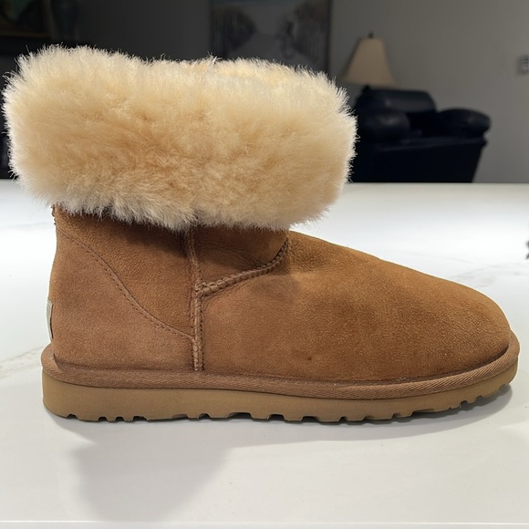 UGG Genuine Sheepskin Ankle boots, Camel, Size 6 - Picture 2 of 11